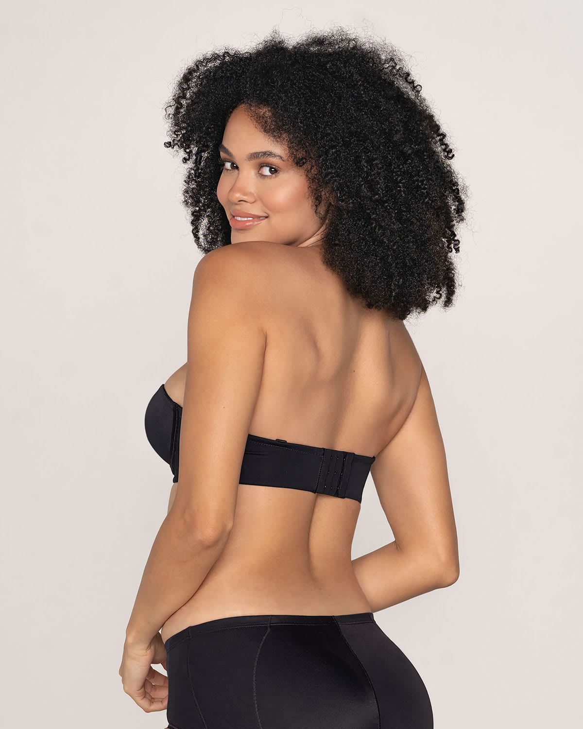 Sujetador sin tirantes con control fuerte de espalda perfect strapless#color_700-negro