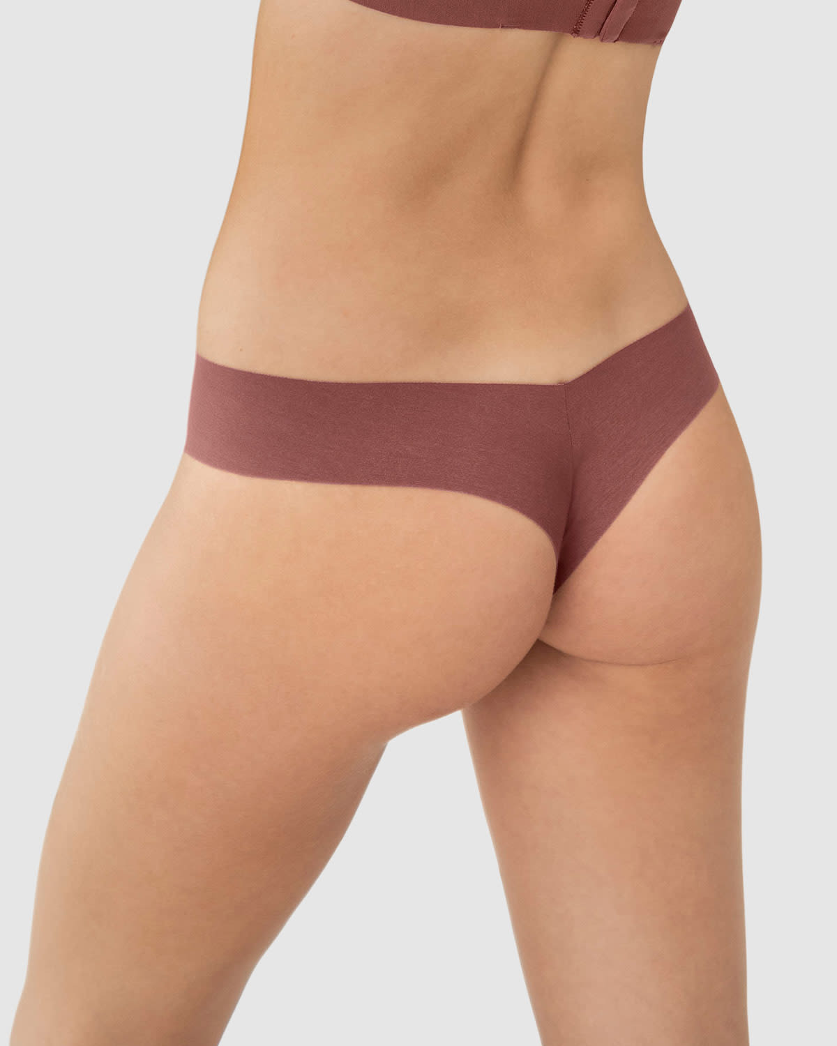 Braga tanga invisible ultraplana sin elásticos y de pocas costuras#color_922-habano-oscuro