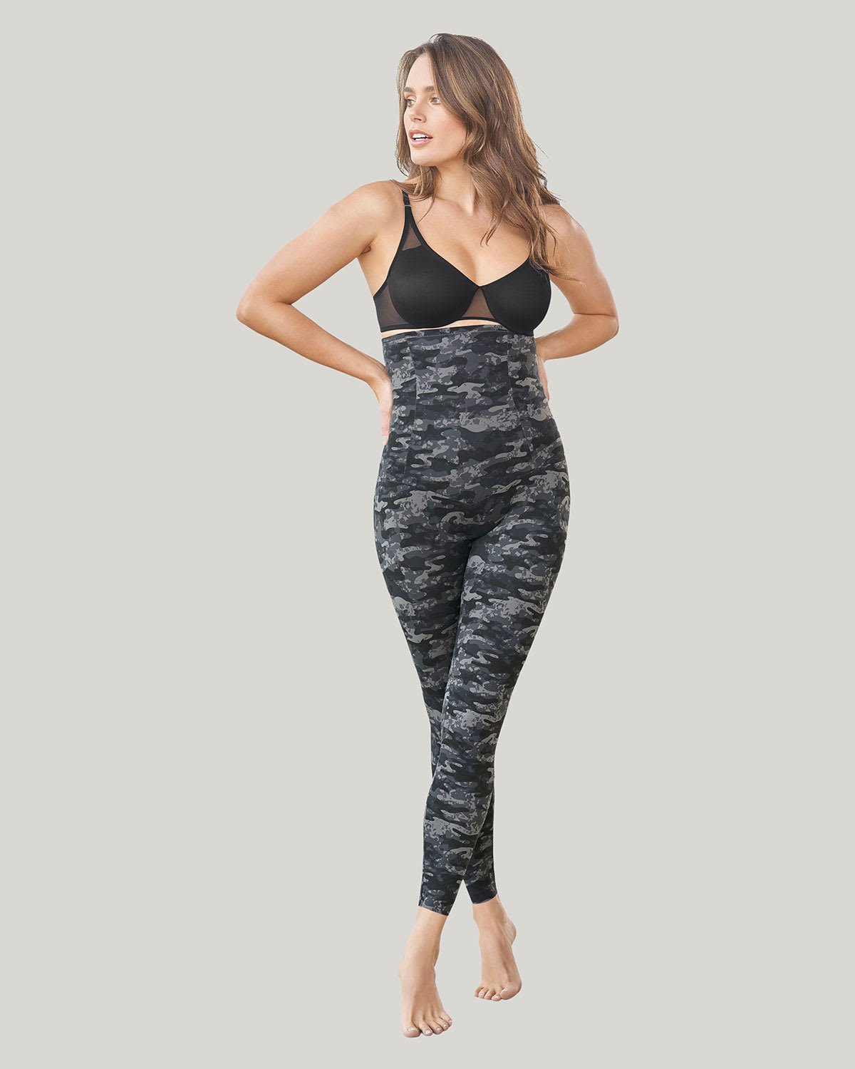 Legging de tiro alto con control fuerte de abdomen#color_791-gris-estampado