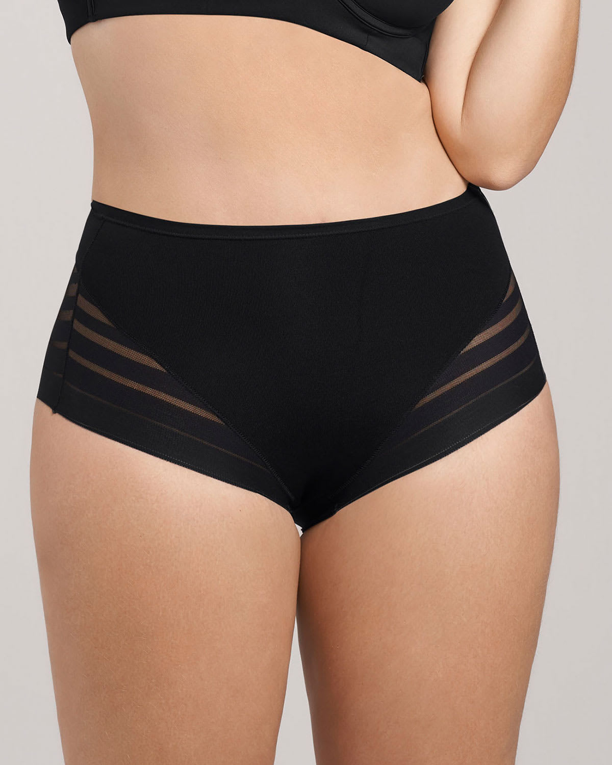 Braga faja clásica con control moderado de abdomen y bandas en tul#color_700-negro