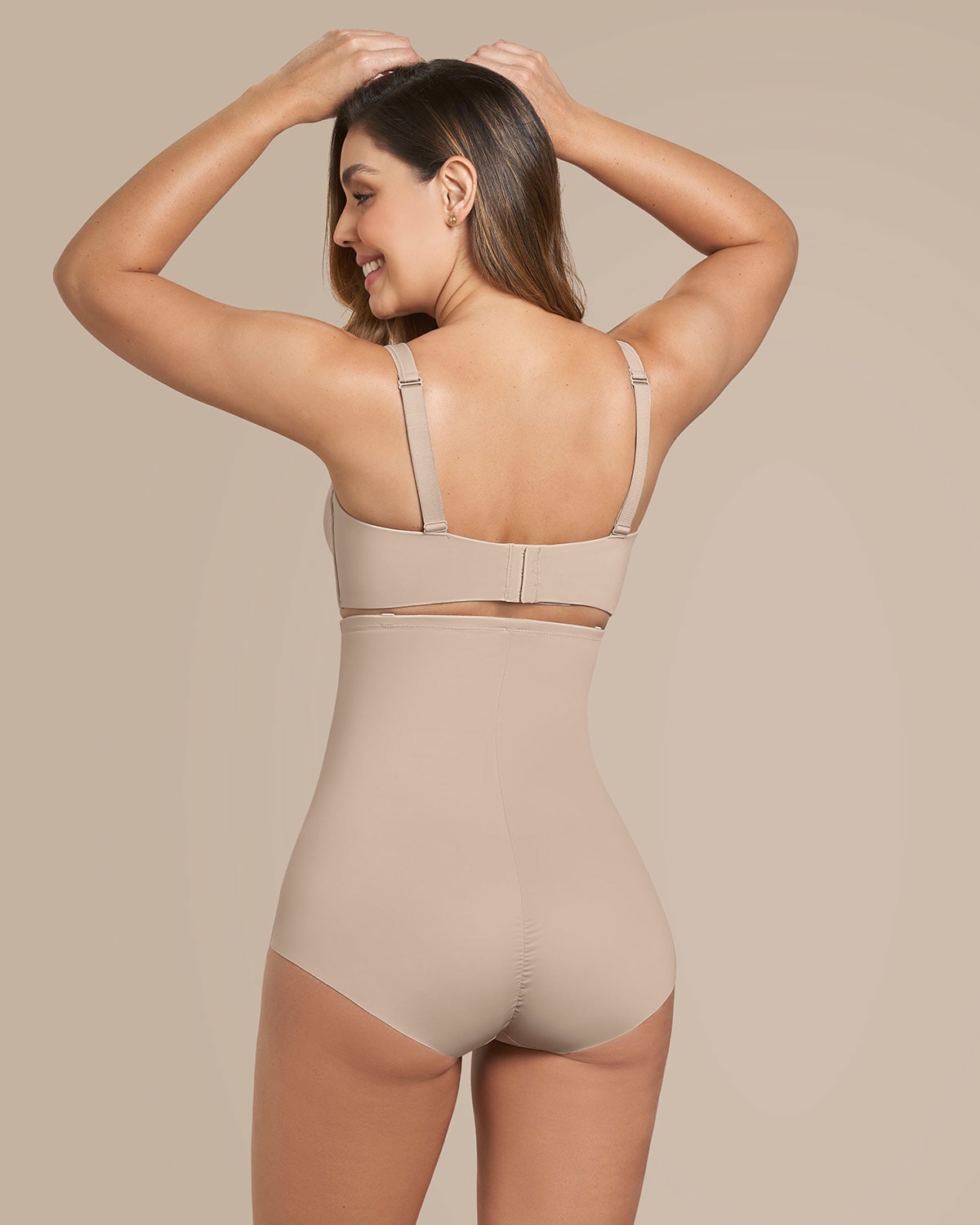 Braguita faja de tiro alto con control moderado en abdomen y espalda#color_802-beige