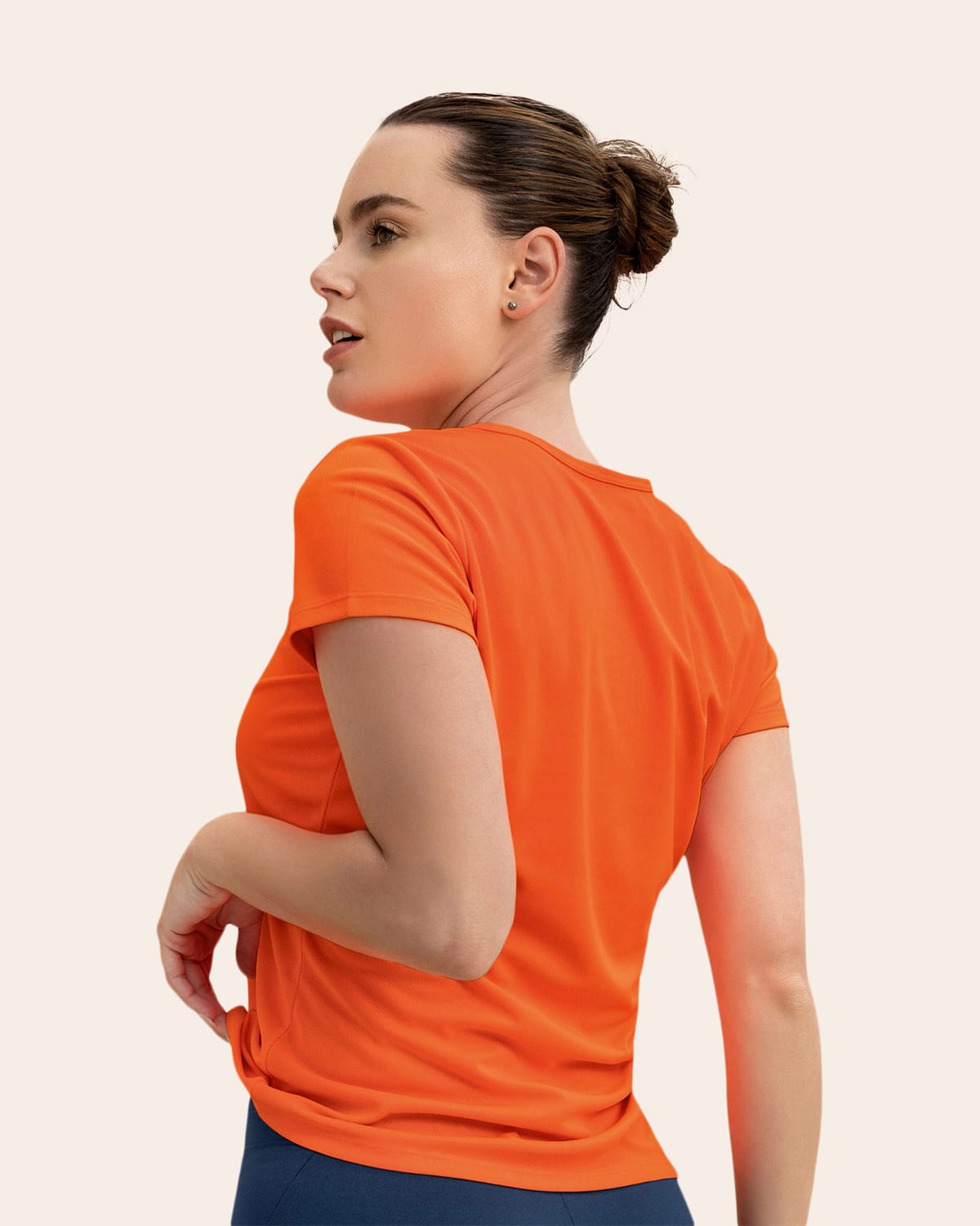 Camiseta deportiva de secado rápido y silueta semiajustada#color_260-naranja