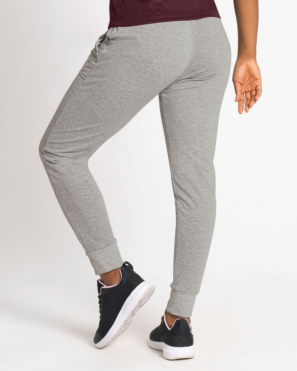 Jogger deportivo de silueta amplia con bolsillos#color_717-gris