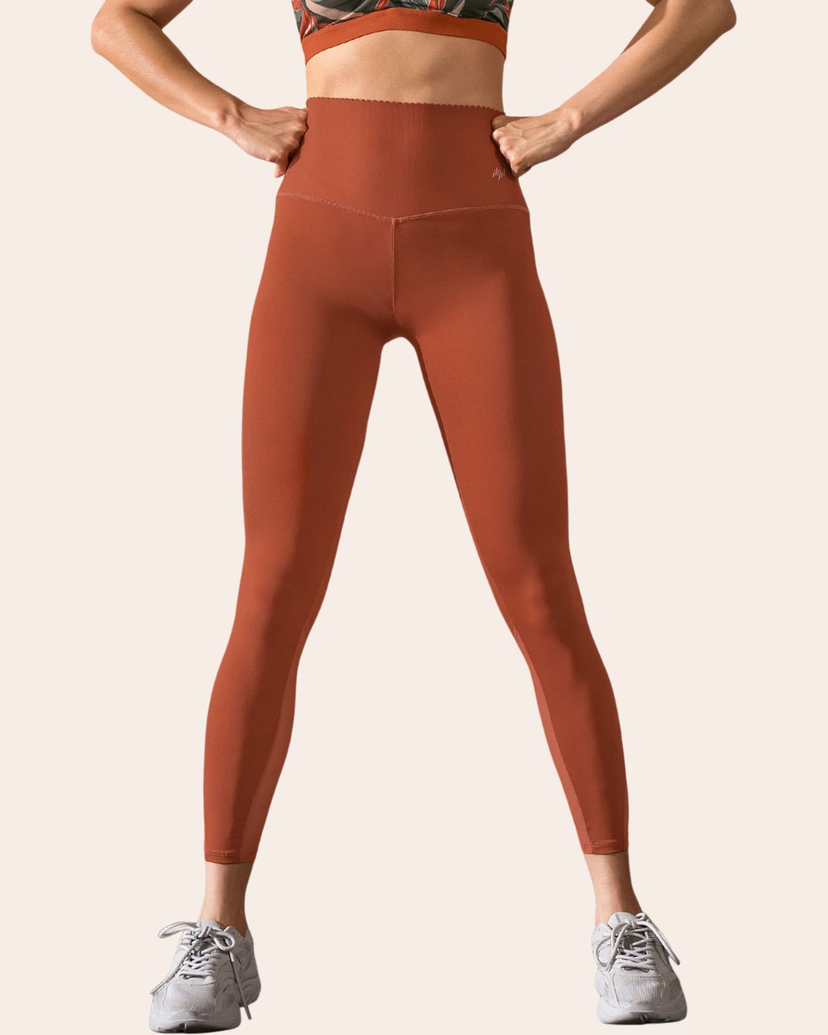 Legging deportivo con control de abdomen y tela antibacterial con aloe vera#color_221-terracota