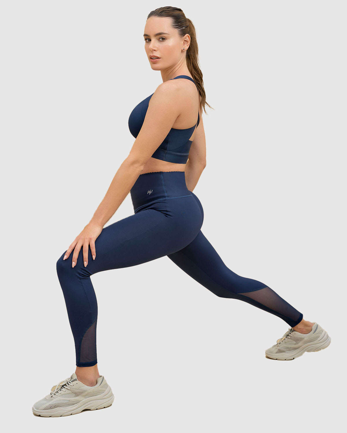 Legging deportivo con control de abdomen y tela antibacterial con aloe vera#color_588-azul-oscuro