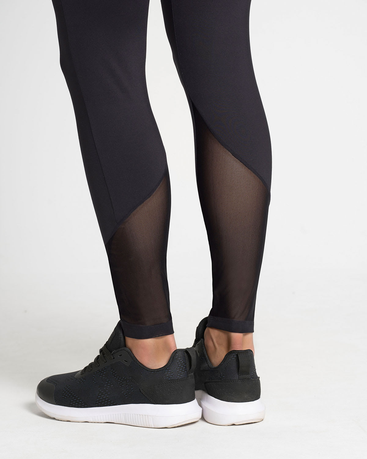 Legging deportivo con control de abdomen y tela antibacterial con aloe vera#color_700-negro