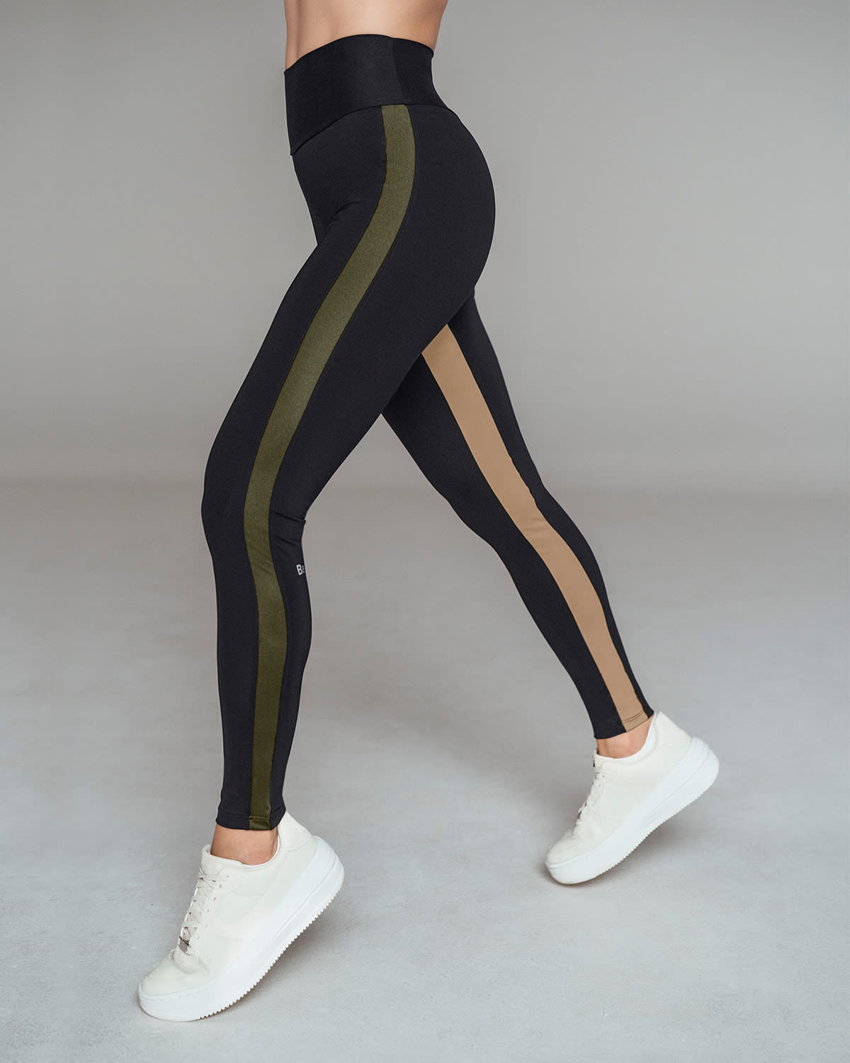 Legging con laterales en contraste Leonisa Active by Silvy Araujo#color_700-negro