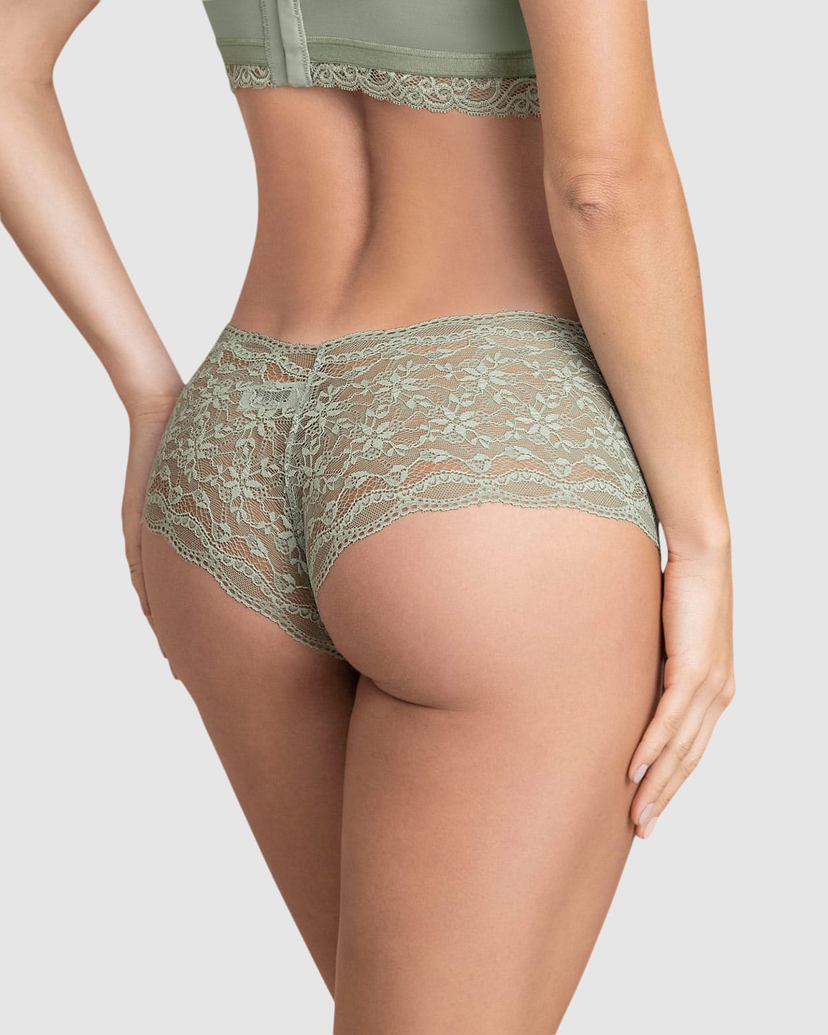 Braguita estilo culotte en encaje moderno#color_623-verde